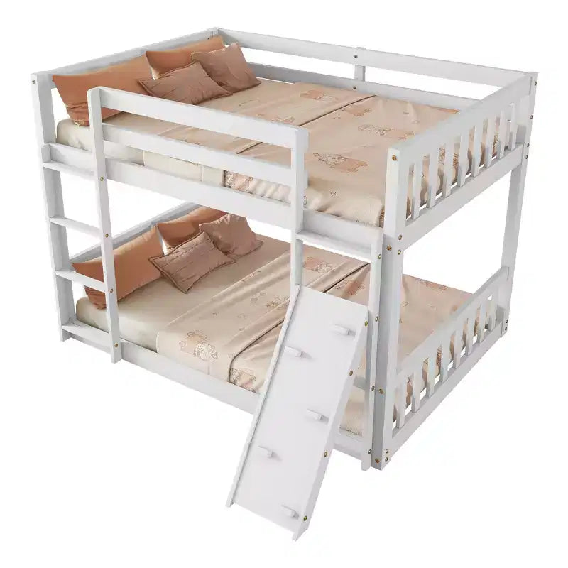 Lit superposé jumeau sur jumeau au sol, lit superposé au sol en forme de cabane avec rampe d'escalade, échelle et barrières de sécurité, blanc